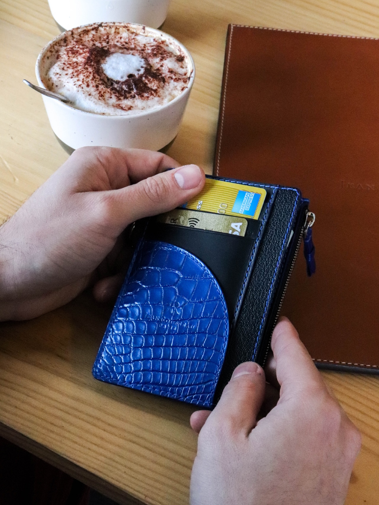 card holder alligator